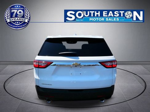 Used 2018 Chevrolet Traverse LS FWD image 4