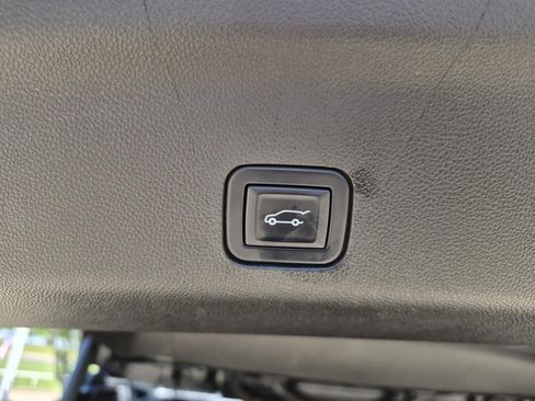 Certified 2022 GMC Yukon SLT w/ SLT Luxury Package RWD image 10