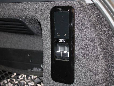 Used 2023 Land Rover Range Rover SE image 43