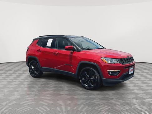 Used 2019 Jeep Compass Latitude AWD/4WD image 2