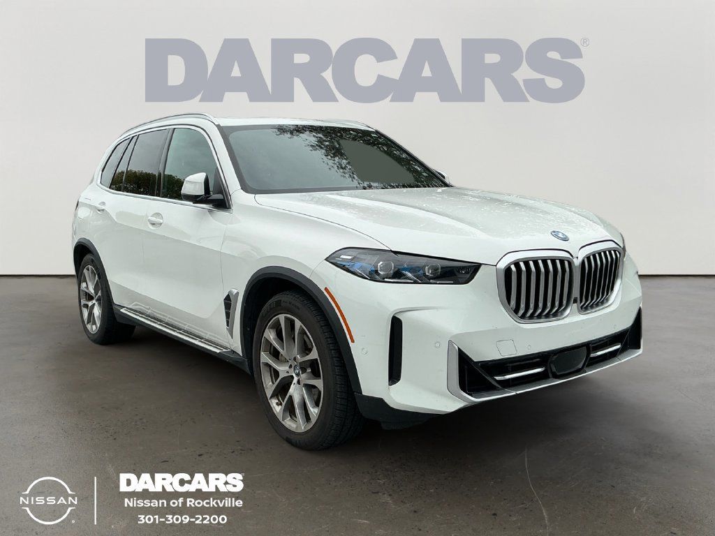 Used 2025 BMW X5 xDrive50e AWD/4WD image 1