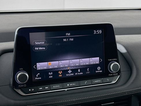 Used 2025 Nissan Rogue SV image 21