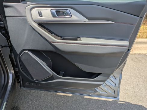 New 2026 Ford Explorer Active RWD image 36