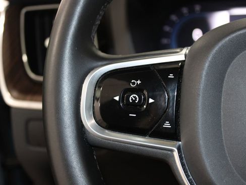 Used 2023 Volvo XC60 B6 Ultimate image 33