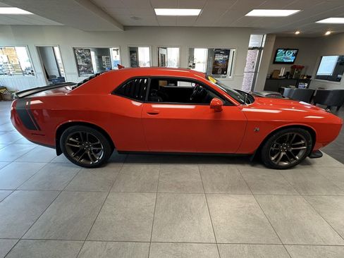 Used 2022 Dodge Challenger R/T Scat Pack w/ Shaker Package image 5