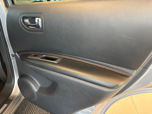 Used 2011 Nissan Rogue SV w/ SL Pkg AWD/4WD image 28