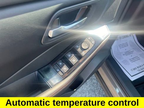 Certified 2025 Nissan Rogue SV image 13