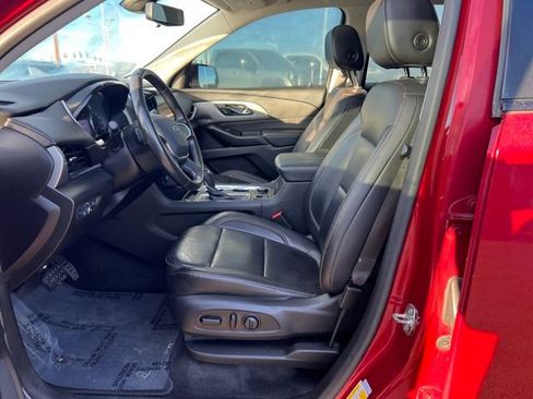 Used 2020 Chevrolet Traverse RS image 14