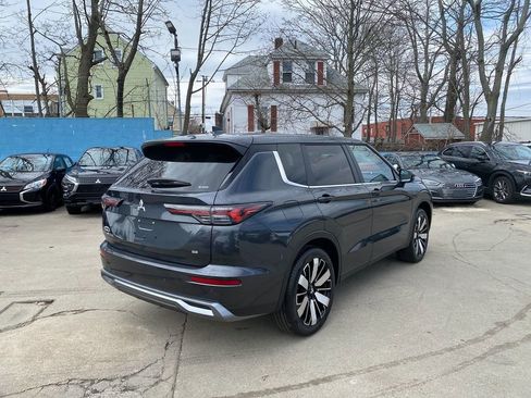 New 2025 Mitsubishi Outlander SE image 5