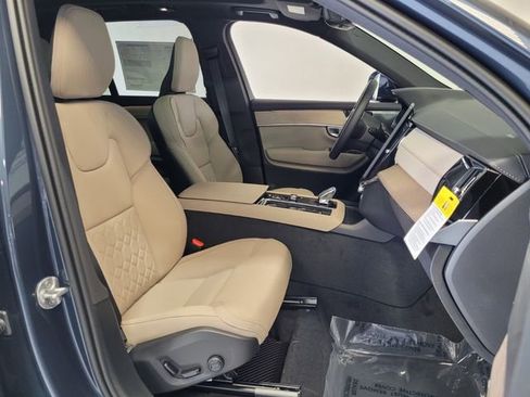 New 2026 Volvo XC90 B6 Plus w/ Protection Package Premier AWD/4WD image 14