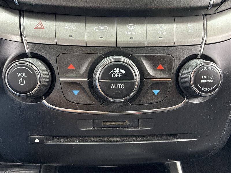 Used 2020 Dodge Journey Crossroad FWD image 30