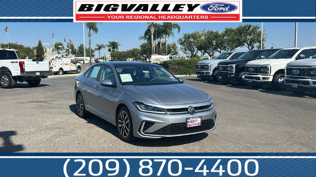 Used 2025 Volkswagen Jetta SE FWD image 1