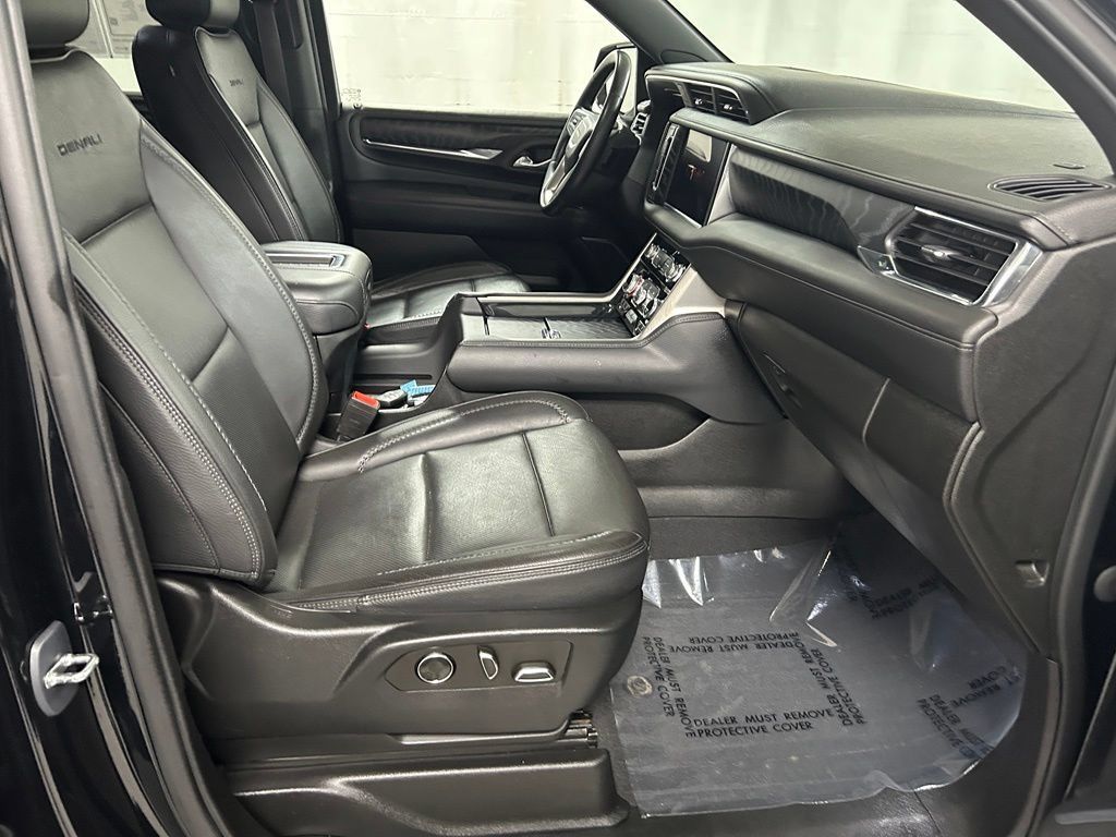 Used 2023 GMC Yukon Denali w/ LPO, Floor Liner Package AWD/4WD image 12