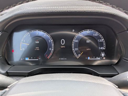 Used 2024 Jeep Grand Cherokee Limited w/ Luxury Tech Group II AWD/4WD image 11