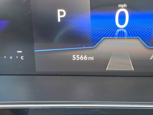 Used 2025 Volkswagen Jetta SE image 30