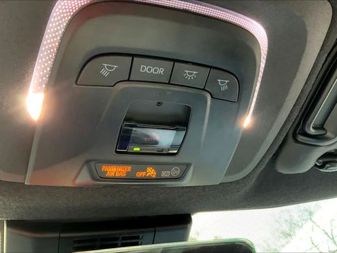 Used 2025 Toyota Corolla SE image 31