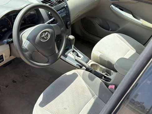 Used 2010 Toyota Corolla LE FWD image 4
