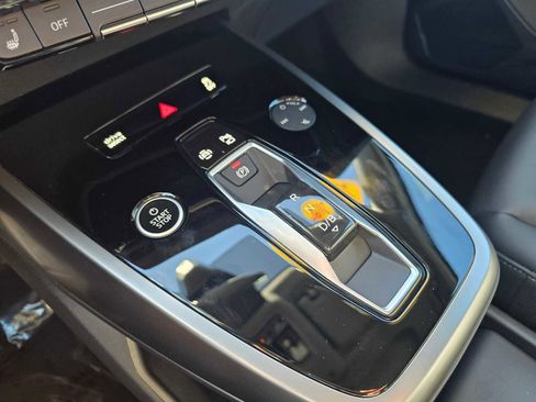 Used 2024 Audi Q4 e-tron Premium w/ Convenience Package image 32