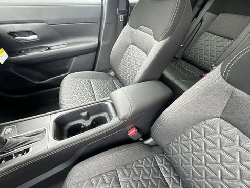 Used 2025 Nissan Kicks SV w/ SV Premium Package AWD/4WD image 20