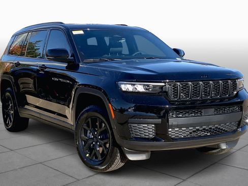 New 2025 Jeep Grand Cherokee L Altitude image 2