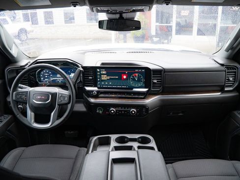 Used 2024 GMC Sierra 1500 Elevation image 13