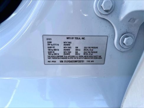 Used 2021 Tesla Model Y Long Range AWD/4WD image 19