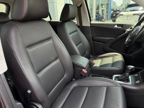 Used 2016 Volkswagen Tiguan S AWD/4WD image 11