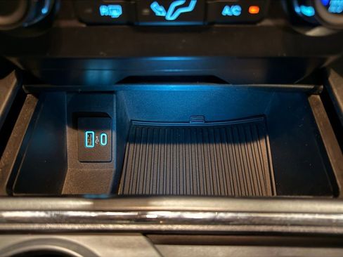 Used 2021 Ford F250 XLT w/ XLT Premium Package AWD/4WD image 26