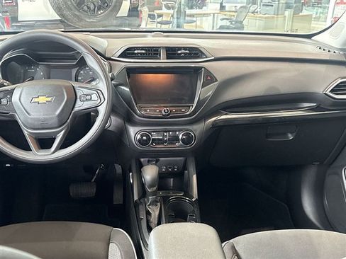 Certified 2022 Chevrolet TrailBlazer LT w/ Convenience Package FWD image 19