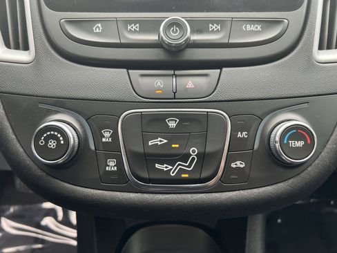 Used 2021 Chevrolet Malibu LS FWD image 28