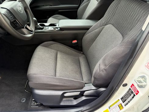 Used 2025 Toyota Camry LE FWD image 5