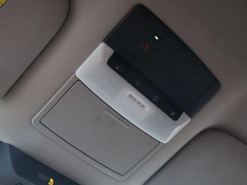 Certified 2025 Nissan Pathfinder SV FWD image 18