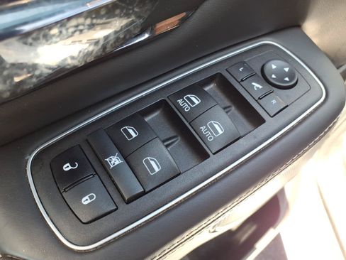 Used 2023 RAM 1500 Limited w/ Body Color Bumper Group AWD/4WD image 12