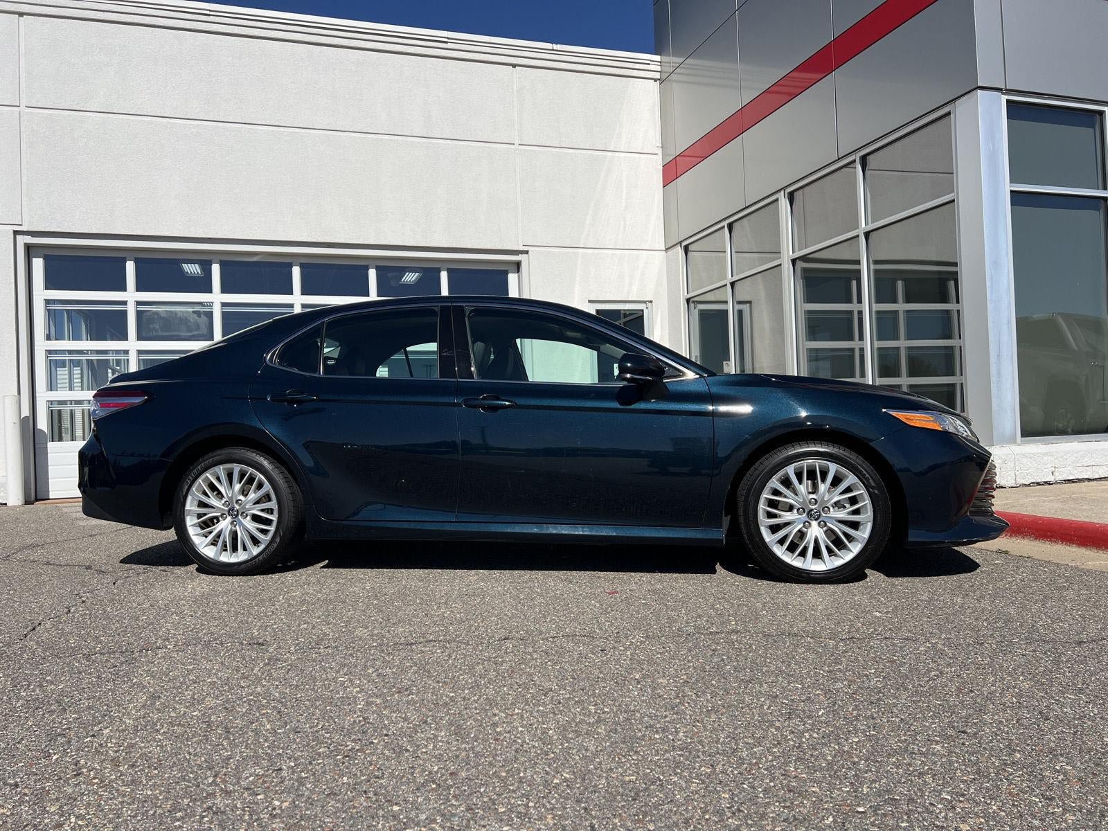 Used 2019 Toyota Camry XLE FWD image 17