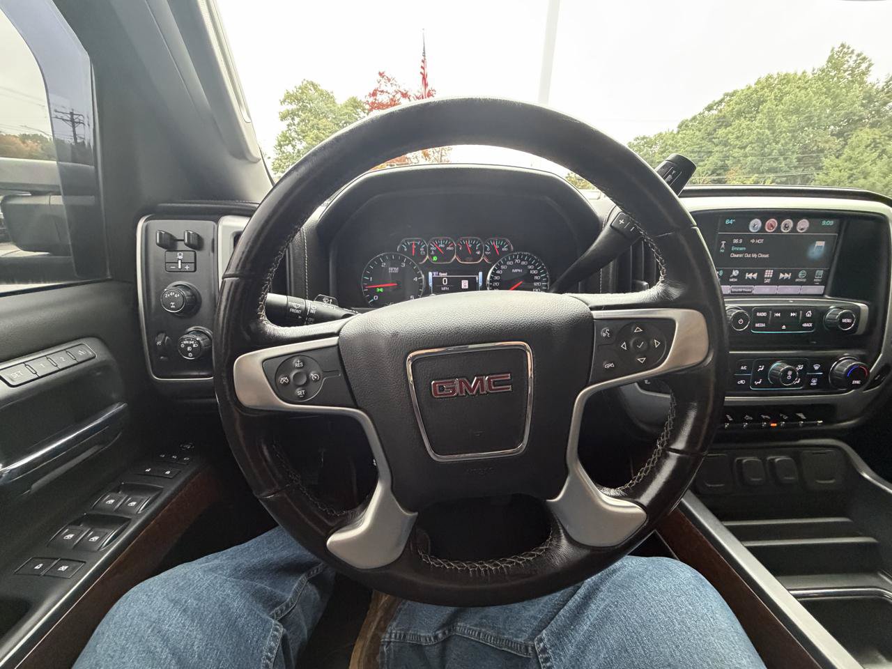 Used 2019 GMC Sierra 2500 SLT w/ Duramax Plus Package AWD/4WD image 39