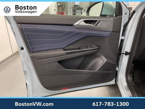 New 2026 Volkswagen Taos SEL image 22