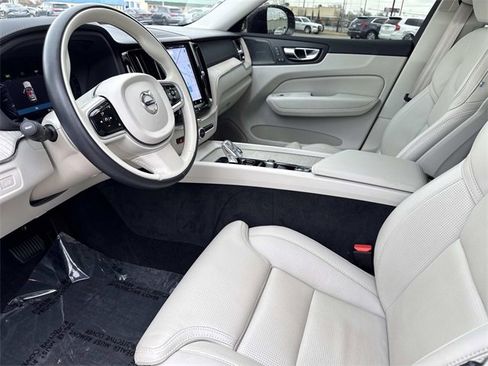 Used 2022 Volvo XC60 B5 Inscription w/ Advanced Package image 12