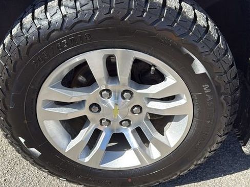 Used 2015 Chevrolet Suburban LS image 13