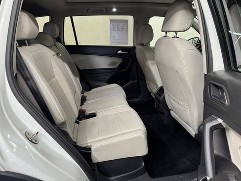 Used 2020 Volkswagen Tiguan SE w/ Panoramic Sunroof Package AWD/4WD image 26