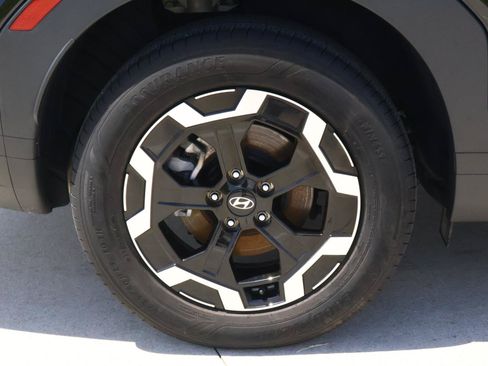 Used 2025 Hyundai Santa Fe SEL FWD image 8