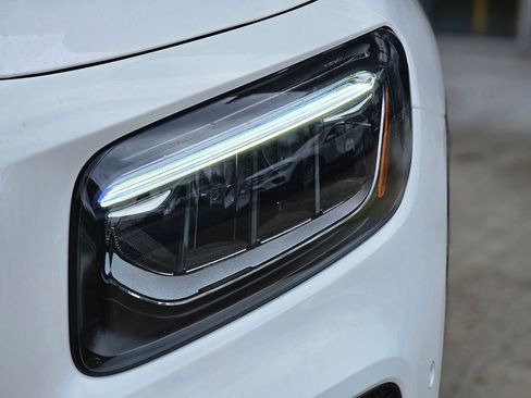 New 2026 Mercedes-Benz GLB 250 4MATIC image 10