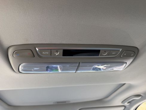 Used 2024 Kia Telluride SX w/ Towing Package image 7