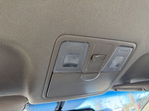 Used 2015 Hyundai Elantra Limited image 26