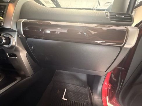 Used 2022 Toyota 4Runner Limited AWD/4WD image 11