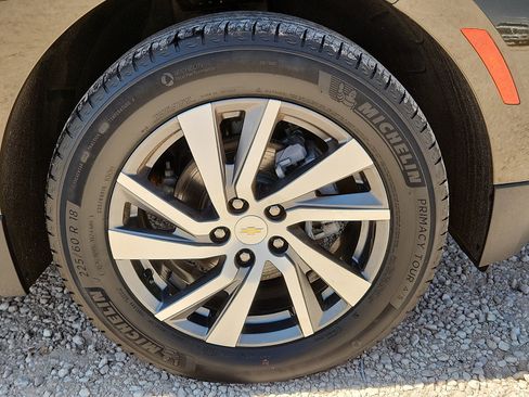 Used 2024 Chevrolet Equinox LT w/ LPO, Floor Liner Package FWD image 7