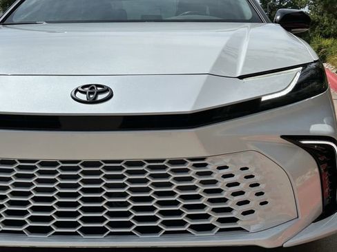 Used 2025 Toyota Camry XSE FWD image 10