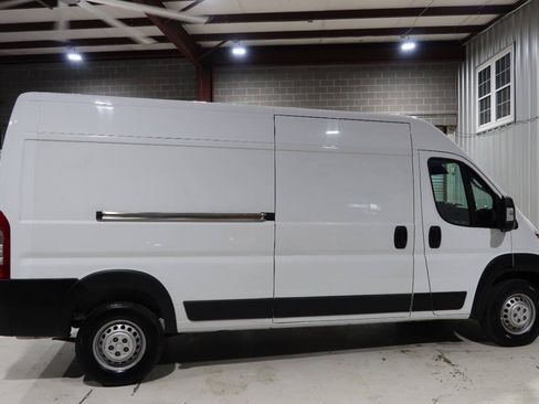Used 2024 RAM ProMaster 2500 w/ Convenience Group FWD image 6