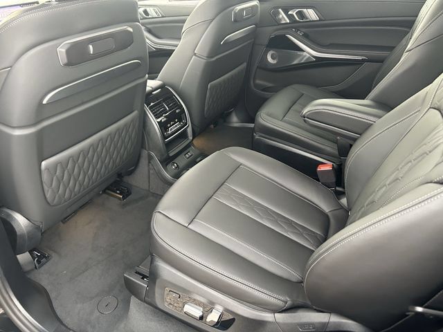 New 2026 BMW ALPINA XB7 AWD/4WD image 17