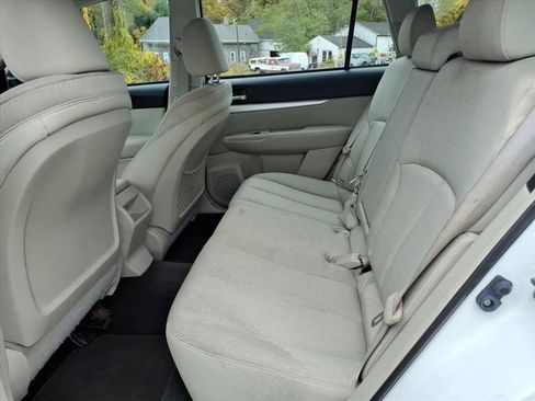 Used 2011 Subaru Outback 2.5i image 10