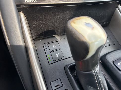 Used 2018 Lexus IS 300 w/ Premium Package image 22